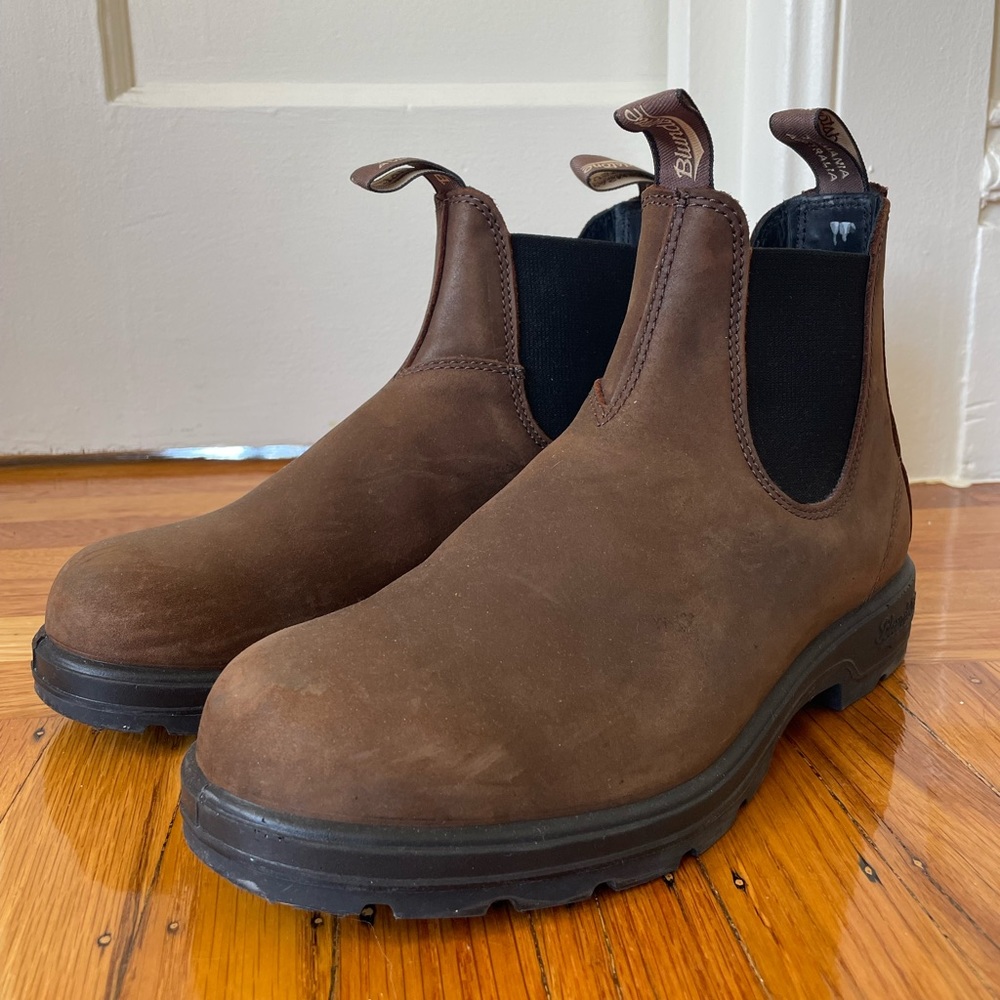 Blundstones, Antique Brown